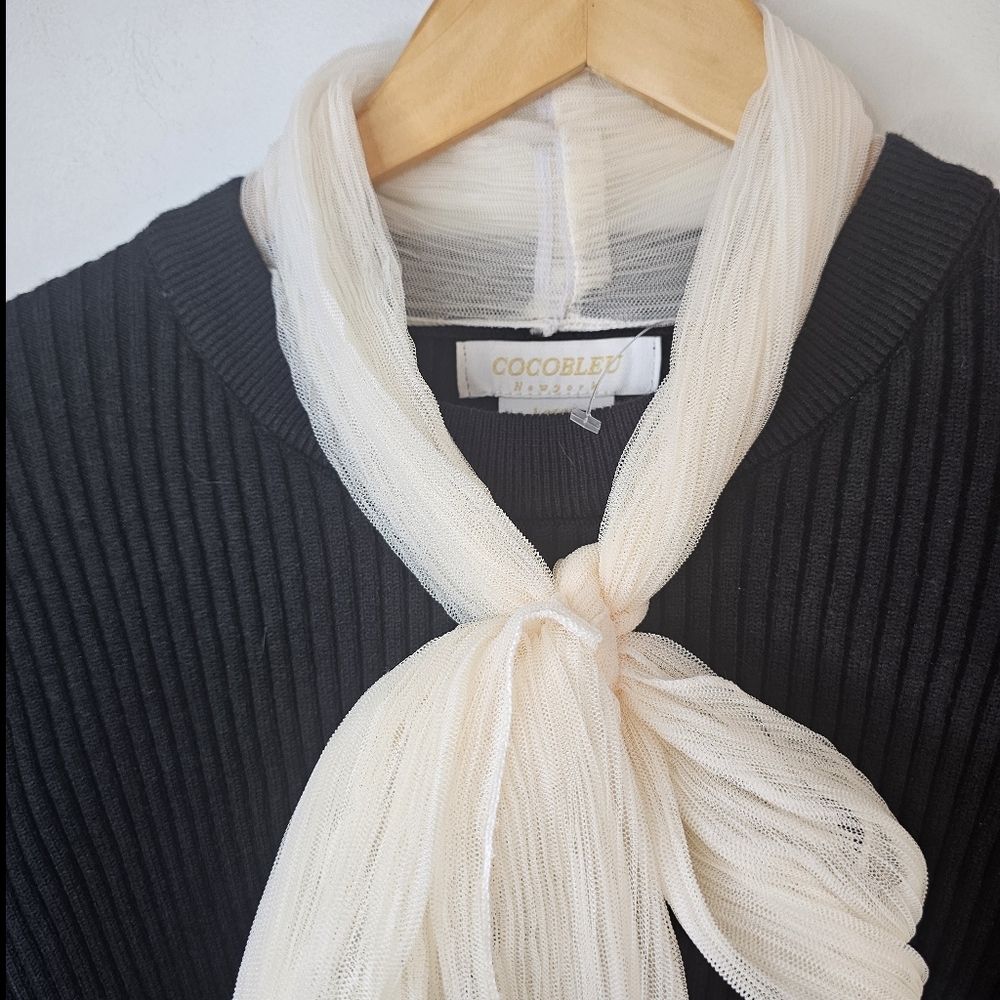 NWT Cocobleu Black Ribbed Knit Bow Sweater Cream Cuffs Coquette Large - Picture 3 of 10